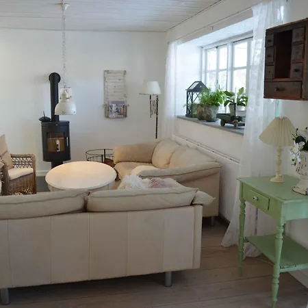 Large In Seaside Style Villa *