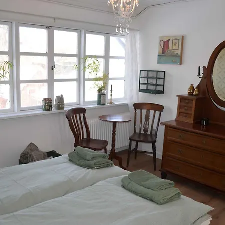 Large In Seaside Style Villa *